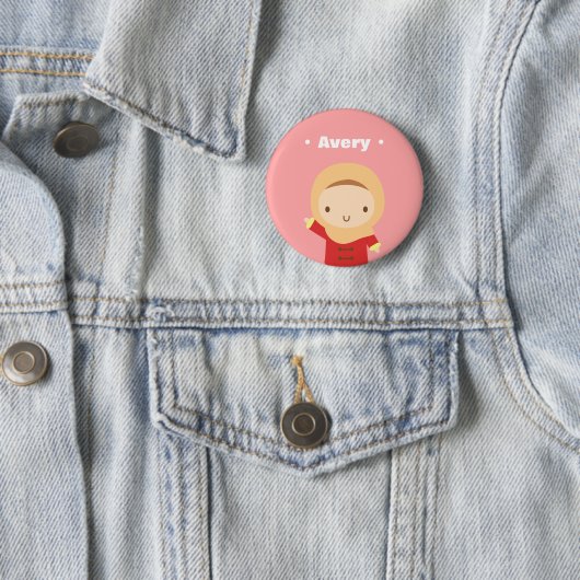 ヒジャブスカーフの冬を持つかわいいイスラム教徒の少女 缶バッジ (インサイチュ)