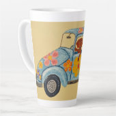 ヒッピーな車に乗ったダックスフンド カフェラテマグ (左アングル)