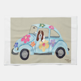 ヒッピーな車に乗ったバセットハウンド キッチンタオル