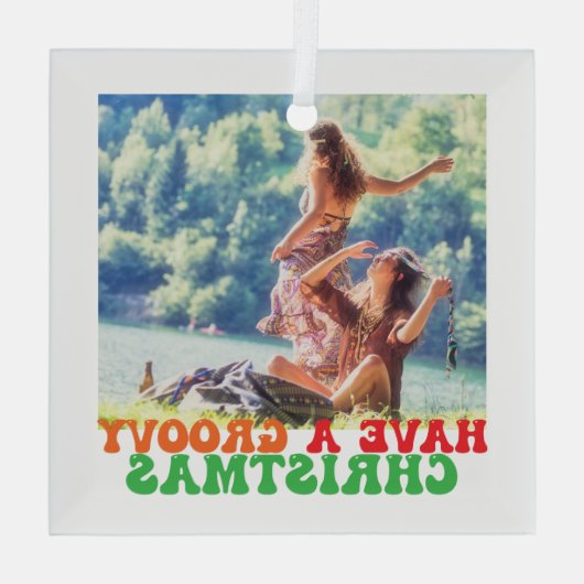 ヒッピーの休日の写真はグルービークリスマスを持っている ガラスオーナメント (裏面)