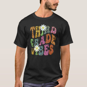 ヒッピースタイルの3年生の雰囲気を持つヒョウ柄の先生 3rd tシャツ