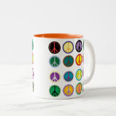 ヒッピーピースサイン60sカラフルパターン ツートーンマグカップ (正面右)