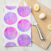 ヒップスターのピンクの紫色のフェイクなグリッターの水玉模様 キッチンタオル (四つ折り)