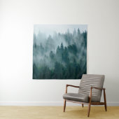 ヒップスターの森に覆われた霧の多いヴィンテージ タペストリー (インサイチュ)