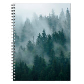 ヒップスターヴィンテージのモミ林の霧の風景 ノートブック (正面)