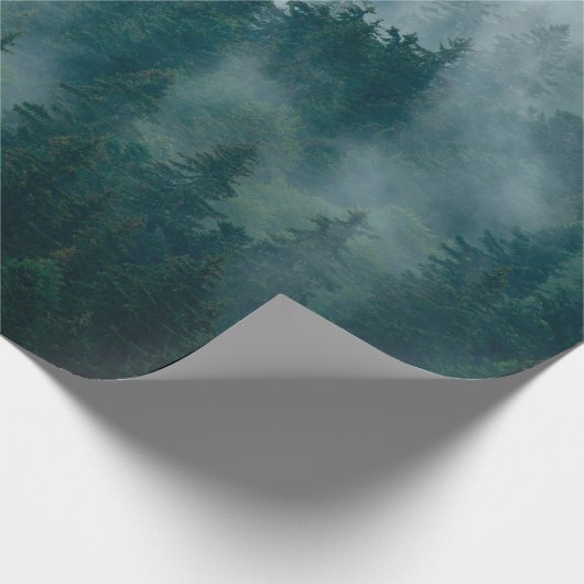 ヒップスターヴィンテージのモミ林の霧の風景 ラッピングペーパー (角)