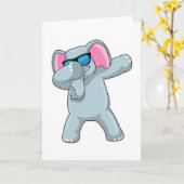 ヒップホップダンスのダブをする象 カード (黄色い花)