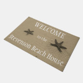 ヒトデおよび砂の海の夏のビーチハウスの歓迎 ドアマット (アングル)