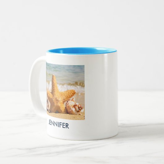 ヒトデと貝類のビーチ写真カスタム ツートーンマグカップ (正面左)