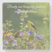 ヒナギクの上のキアゲハチョウ ストーンコースター (正面)