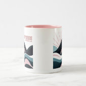 ヒノキ地方の公園色の丘 ツートーンマグカップ (中央)