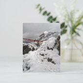 ヒマラヤ山道の雪の足跡 ポストカード (スタンド正面)