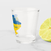 ヒマワリとウクライナ国旗を持つウクライナの地図 ショットグラス (右)