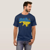 ヒマワリとウクライナ国旗を持つウクライナの地図 Tシャツ (正面フル)