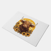 ヒマワリとハイランドの牛のイラストレーション ドアマット (アングル)