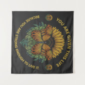 ヒマワリと蝶のやる気を起こさせる引用文 タペストリー (正面(横))