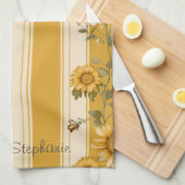 ヒマワリと蝶の黄色ストライプい花(2) キッチンタオル (四つ折り)