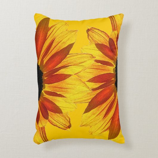ヒマワリのアクセントの枕 アクセントクッション (正面(垂直))