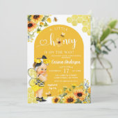 ヒマワリのシャワーが途中にある小さなミツバチ 招待状 (スタンド正面)
