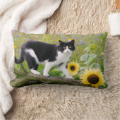 ヒマワリの木の枝にかわいいタキシード猫 ランバークッション (ブランケット)