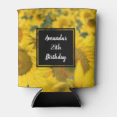 ヒマワリの黄色のフィールド写真誕生日 缶クーラー (正面)