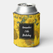 ヒマワリの黄色のフィールド写真誕生日 缶クーラー (缶裏面)