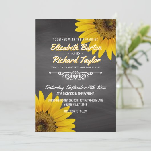 ヒマワリの黒板の素朴な国の結婚式 招待状 (スタンド正面)
