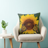 ヒマワリのButterfies （昆虫）オオカバマダラ、モナーク クッション (椅子)