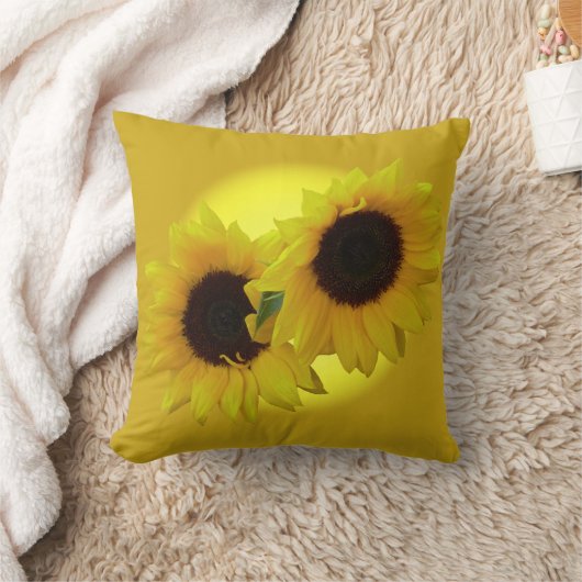 ヒマワリは明るいヒマワリの枕及び装飾を置きます クッション (ブランケット)