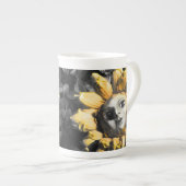 ヒマワリ – Blood Tea and Red String ボーンチャイナマグカップ (正面右)