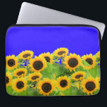 ヒマワリ – Freedom Ukraine平和ウクライナ国旗 ラップトップスリーブ<br><div class="desc">ヒマワリ – Freedom Ukraine Peace Ukrainian Flag – 共に独立をサポート – 勝利！世界をより良い場所にしよう – みんなで一緒に！より良い世界が始まる – 依存 – あなたにも必要！1000以上のZazzle製品に転送できる。カスタマイズツールを使用して、要素/文字のサイズ変更、移動、削除、追加。特別な文字を追加！我々はウクライナと共に立つ！</div>