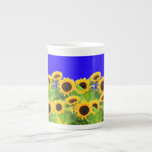 ヒマワリMugウクライナ国旗の色 ボーンチャイナマグカップ (正面)