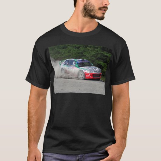 ヒュンダイのアクセントWRCの再結集車 Tシャツ (正面)