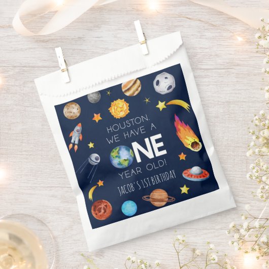 ヒューストン私たちは1歳の1歳の誕生日パーティーを持っている フェイバーバッグ (クリップ留めされた状態)