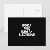 ヒューズを節約して電気技師を吹かせ - 面白い名言 ポストカード (正面/裏面)