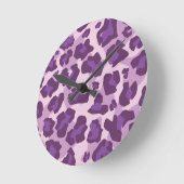 ヒョウのアニマルプリント（紫） ラウンド壁時計 (傾斜)