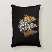 ヒョウのクリスマスツリーズチーターアニマルプリントギフト アクセントクッション (正面(垂直))