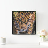 ヒョウのジャングルでの出会い スクエア壁時計 (ホーム)