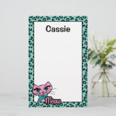 ヒョウのプリントの子猫の文房具 便箋 (スタンド正面)