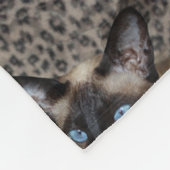 ヒョウのプリントの野生動物の点のシャム猫 フリースブランケット (角)