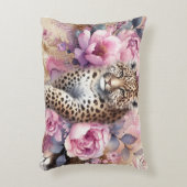 ヒョウの子豚とバラのアクセント枕 アクセントクッション (正面(垂直))