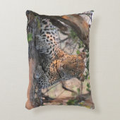 ヒョウの枕 アクセントクッション (正面(垂直))