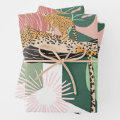 ヒョウの母とベビーぶら下がったが木に入っている ラッピングペーパーシート (インサイチュ)