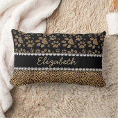 ヒョウの点の足のプリントのラインストーンの写真のプリント ランバークッション (ブランケット)