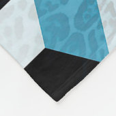 ヒョウの皮とヒョウの柄を持つ幾何学模様 フリースブランケット (角)