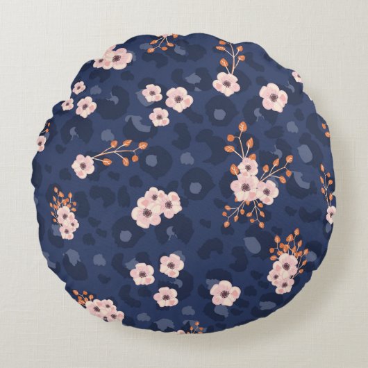 ヒョウの皮とピンクの小さなシームレスなパターン  ラウンドクッション (正面)