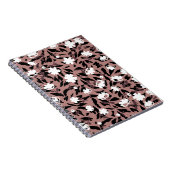 ヒョウの背景の花のパターン。 ノートブック (右側)