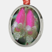 ヒョウの花のデザイン メタルオーナメント (左)