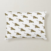 ヒョウの茶色と黄色のシルエット アクセントクッション (正面)