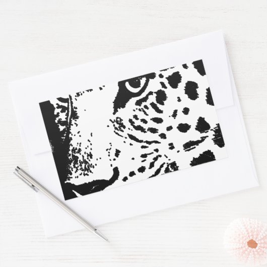 ヒョウの黒と白の目 長方形シール (封筒)